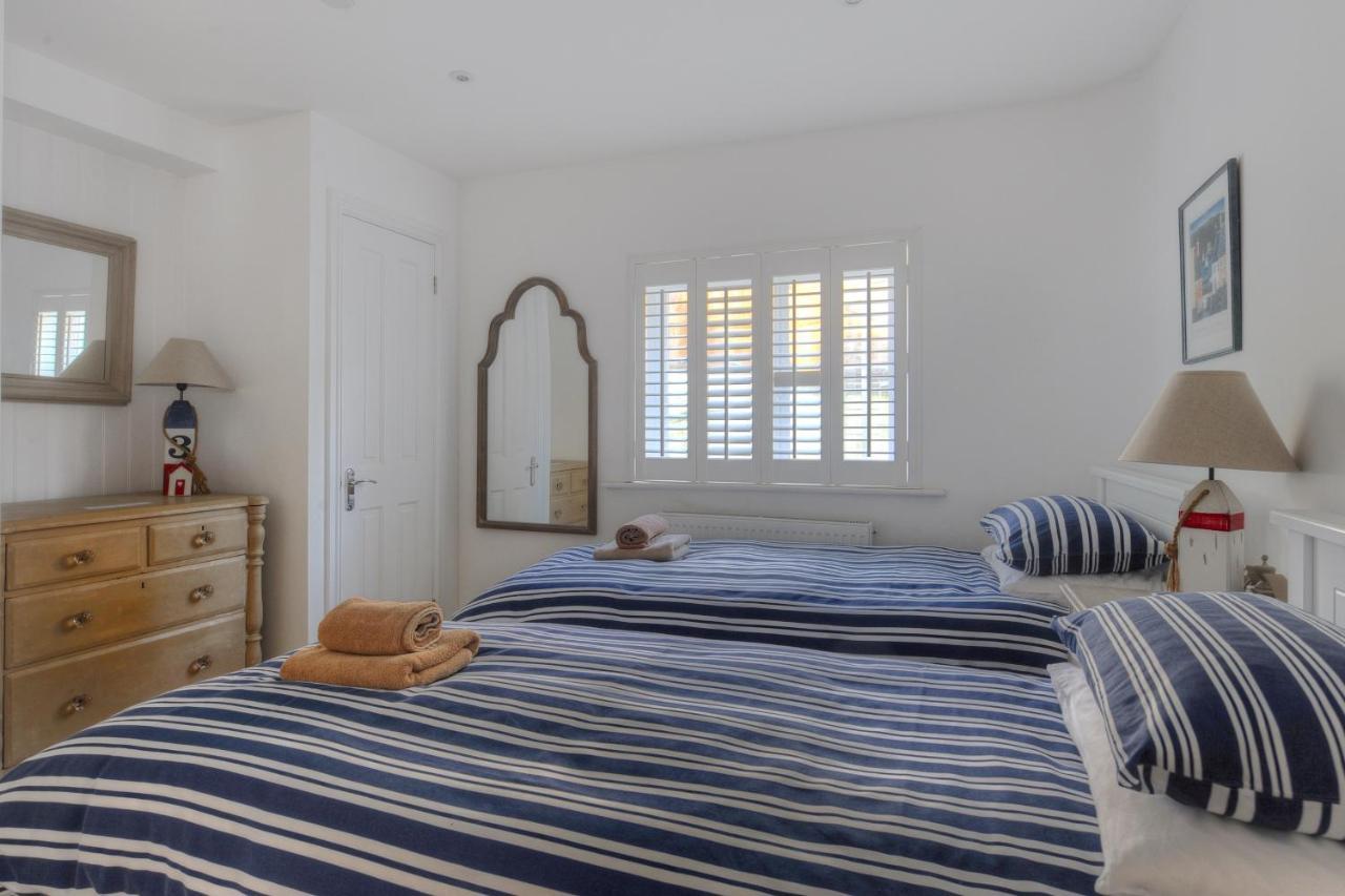 Starfish Apartment Lyme Regis Bagian luar foto