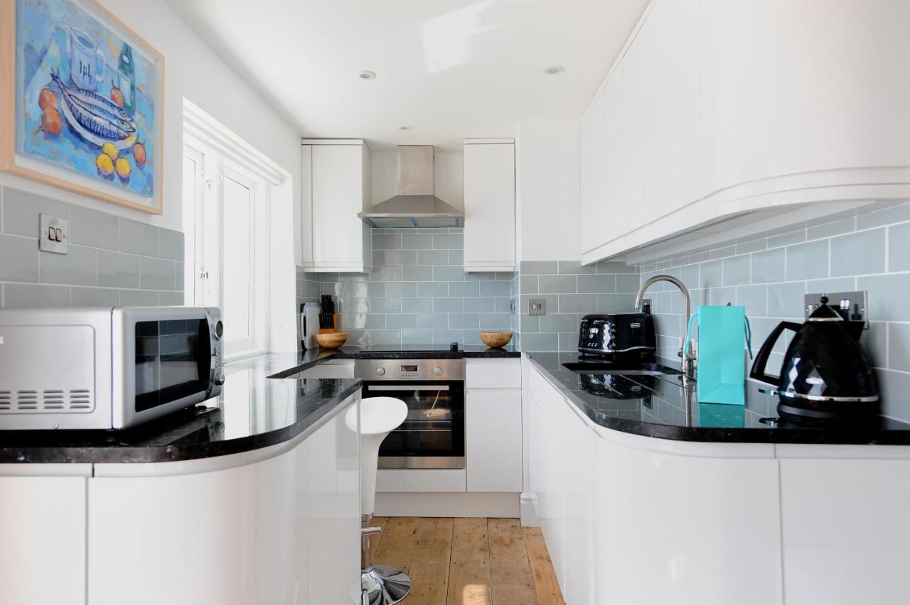 Starfish Apartment Lyme Regis Bagian luar foto